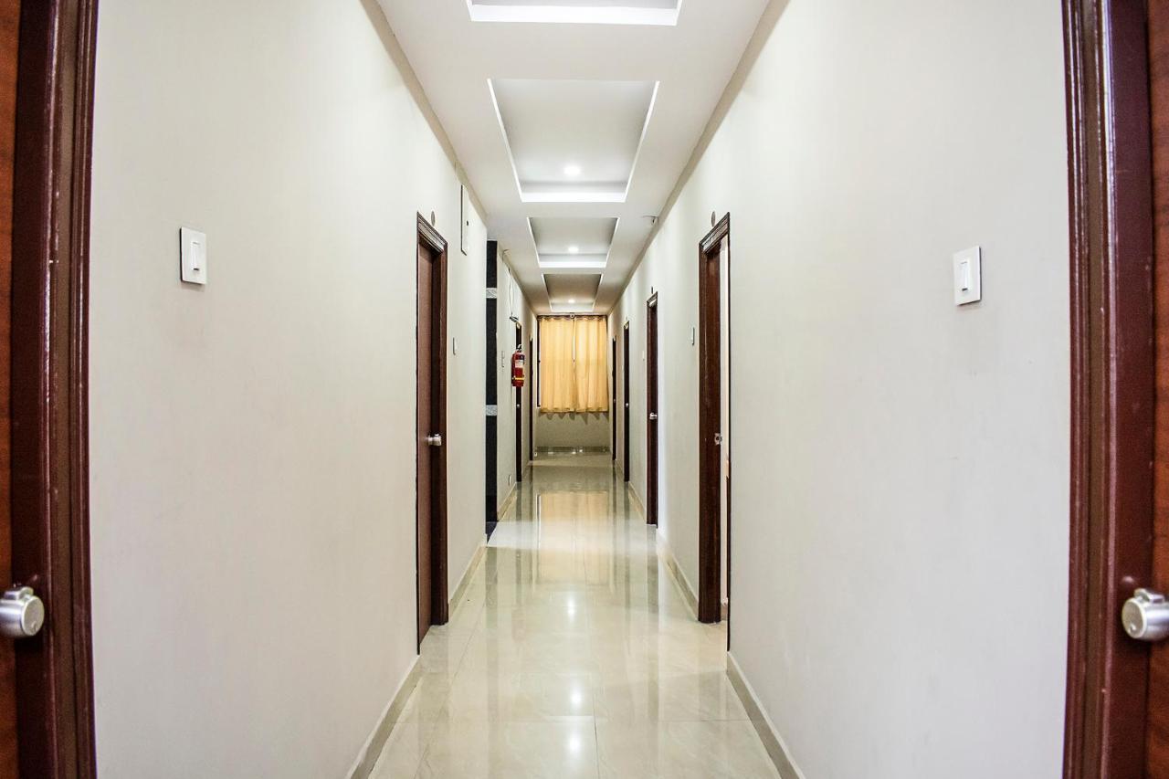 Готель Fabexpress Sri Lakshmi Deluxe Sivarampalli Гайдарабад Екстер'єр фото