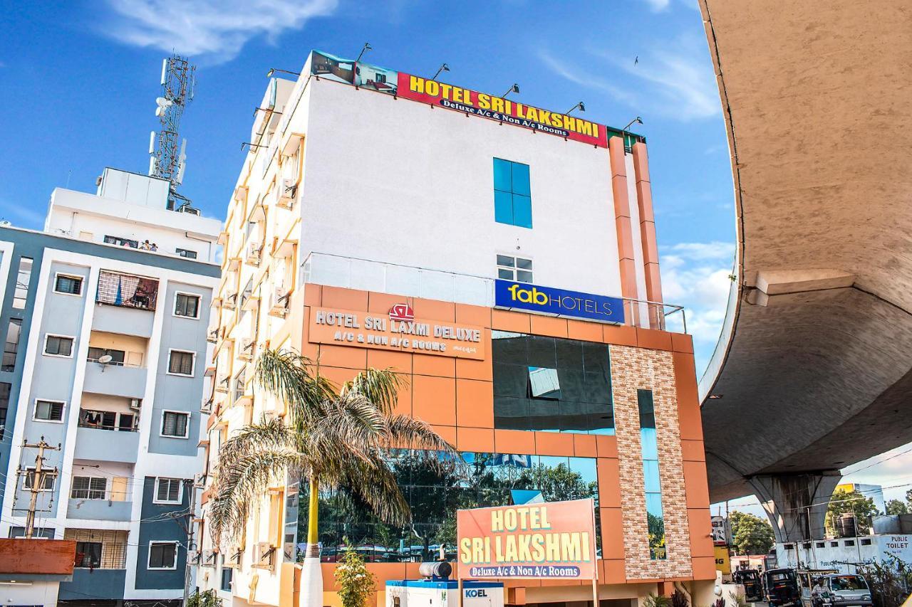 Готель Fabexpress Sri Lakshmi Deluxe Sivarampalli Гайдарабад Екстер'єр фото